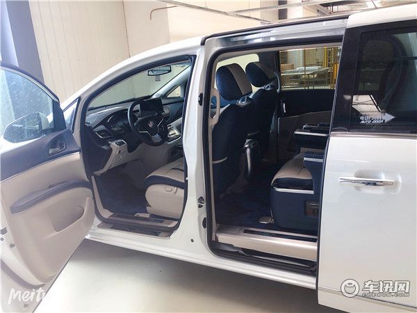 2020款别克陆上公务舱定制版商务车 国内商务车标杆
