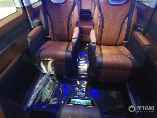 2020款奔驰V260L高顶七座商务车 高顶无隔断定制版价格