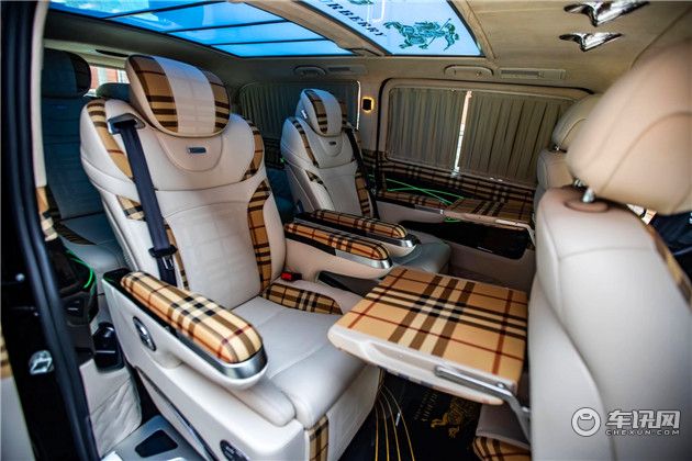 2020款奔驰威霆 定制 平顶七座商务车 巴宝莉联名合作款