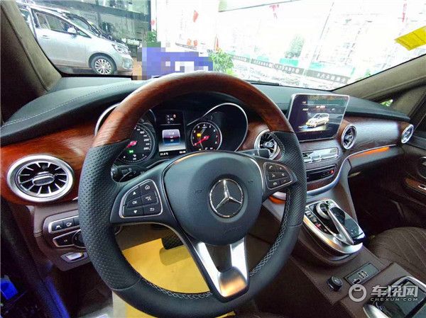 2020款奔驰V260L 长轴距豪华版升级高顶星空版