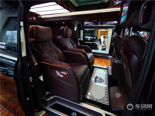 2020款奔驰V260L 长轴距豪华版升级高顶星空版
