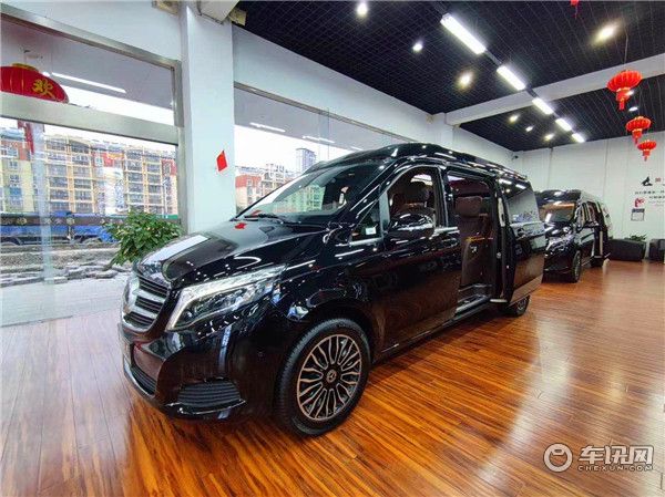 2020款奔驰V260L 长轴距豪华版升级高顶星空版