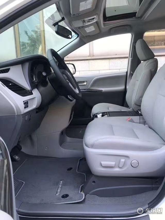 20款塞纳墨版两驱XLE 国六现车预售中