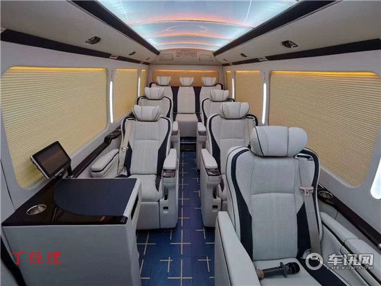 白金版丰田考斯特价格 12座考斯特现车