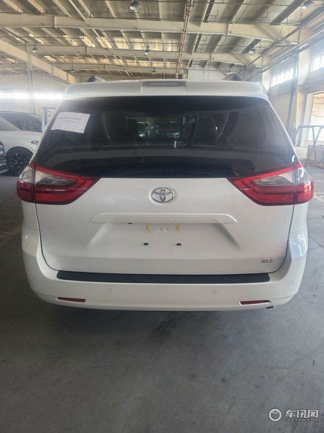 20款塞纳墨版两驱XLE 国六现车预售中