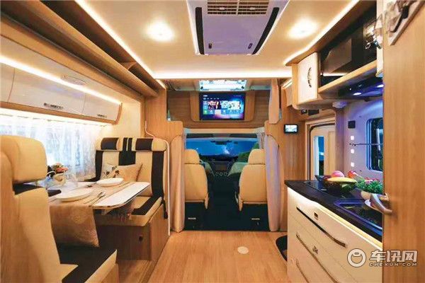 2020款进口依维柯铂驰“帕亚尼”双拓展房车 空气悬挂双拓展房车
