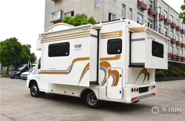 2020款进口依维柯铂驰“帕亚尼”双拓展房车 空气悬挂双拓展房车