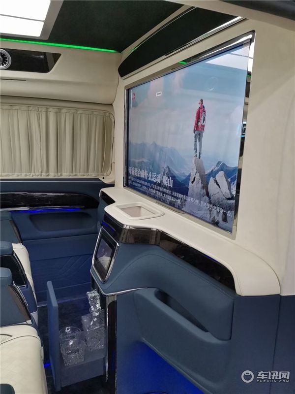 2021款奔驰威霆七座商务车 私人定制全隔断商务车