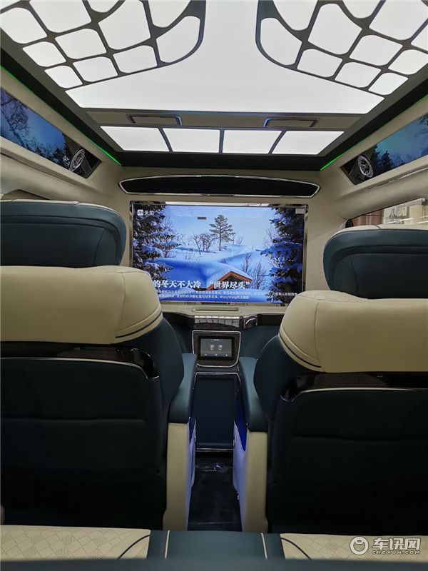 2021款奔驰威霆七座商务车 私人定制全隔断商务车