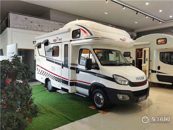 2020款瑞弗V820双拓展依维柯房车 上海依维柯房车定制中心