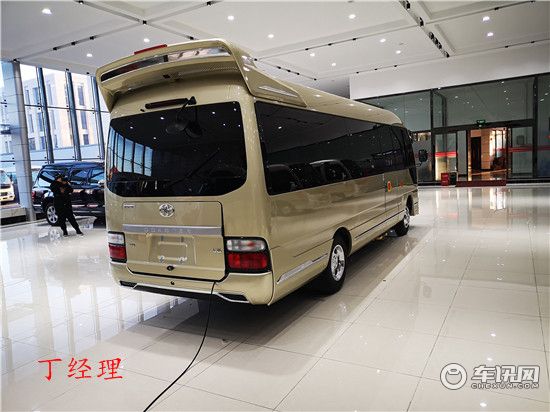 丰田考斯特V6豪华版 改装12座内饰图