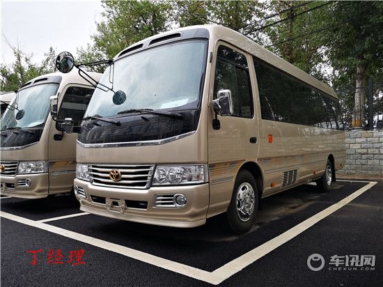 丰田考斯特4.0V6 考斯特11座价格图片