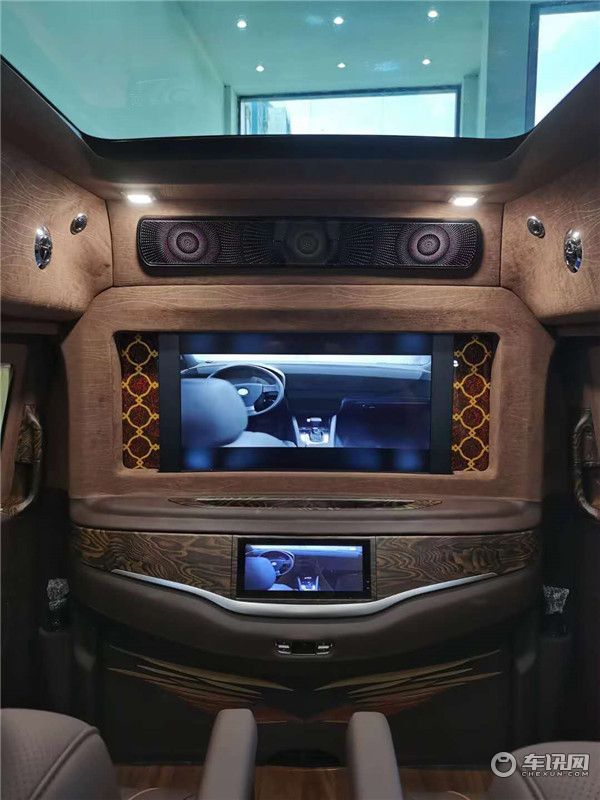 2020款梅赛德斯奔驰V260L商务车 高顶七座全隔断现车在售