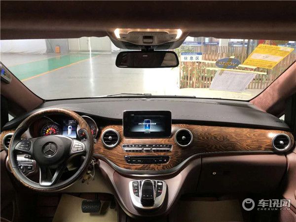 2020款梅赛德斯奔驰V260L商务车 高顶七座全隔断现车在售