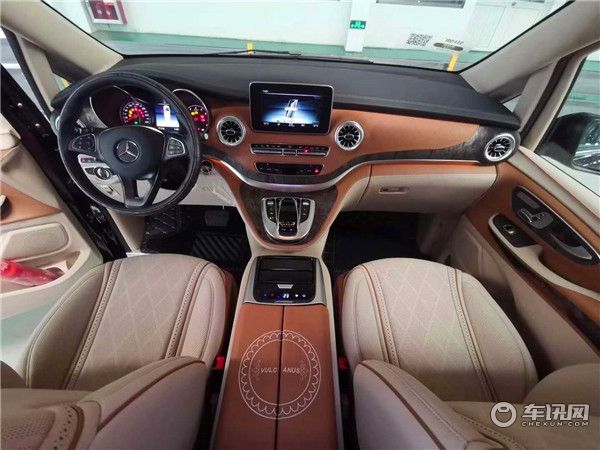 2020款奔驰V260L高顶商务车，铂驰半隔断七座改装价格