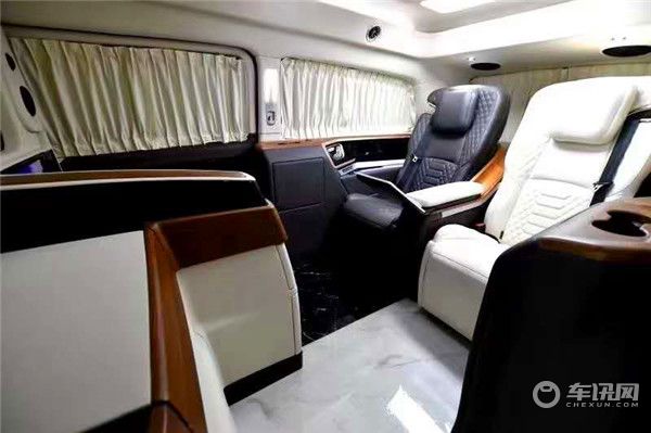 2020新款奔驰V260L高顶商务车,铂驰维努斯四座总裁版