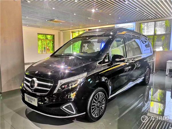 2020新款奔驰V260L高顶商务车，铂驰维努斯四座总裁版