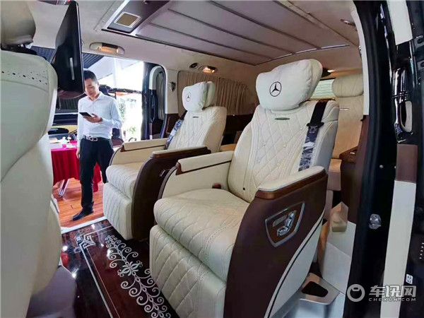 2020款奔驰威霆豪华七座商务车 升级改装只为更懂车的您