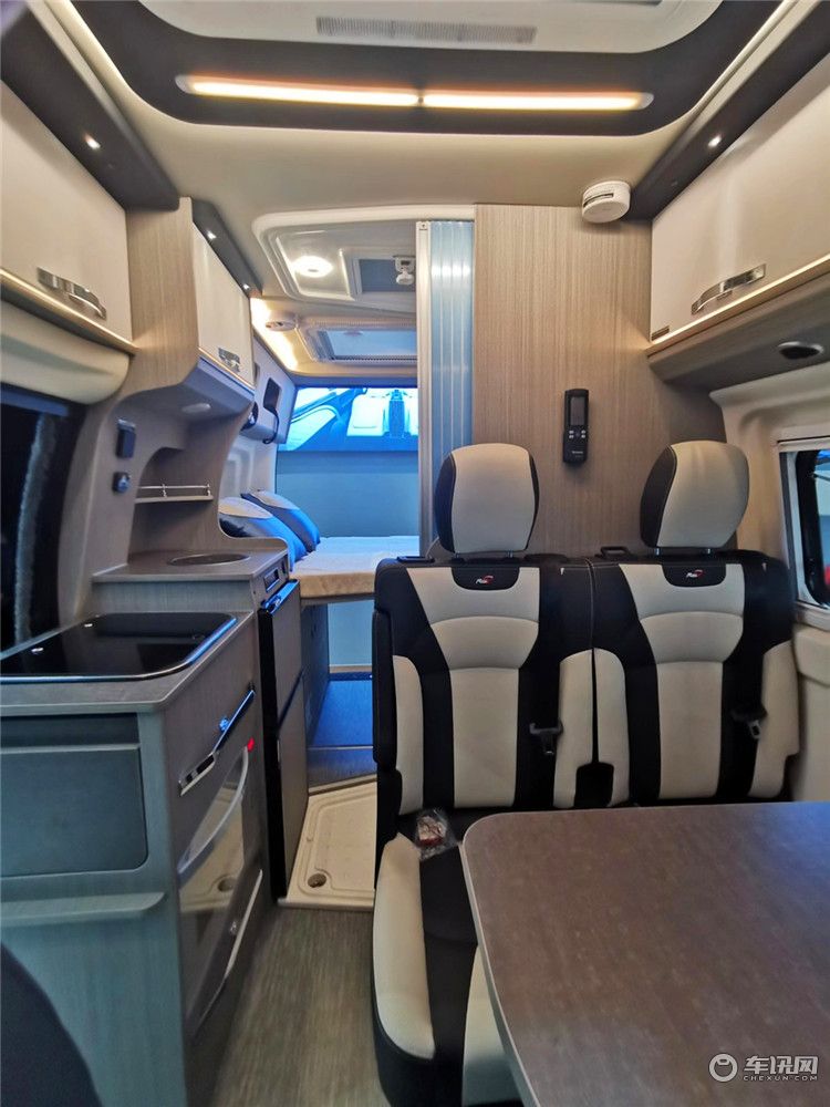福特新全顺V362B型房车,中美合瑞弗启界R500房车