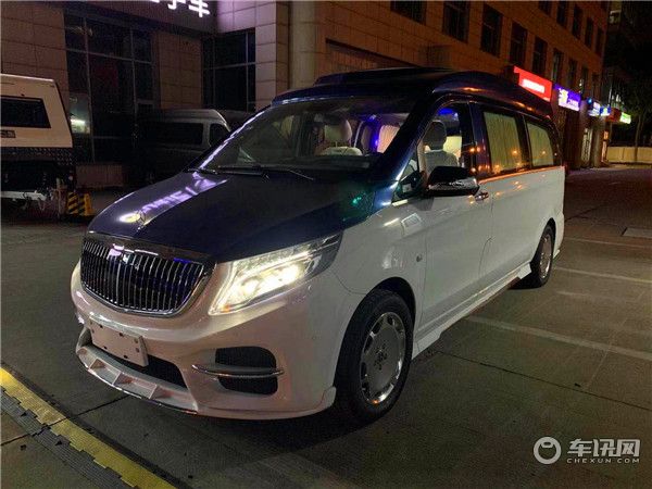 全新奔驰威霆改装商务车 双拼色蓝鲸版上海现车在售