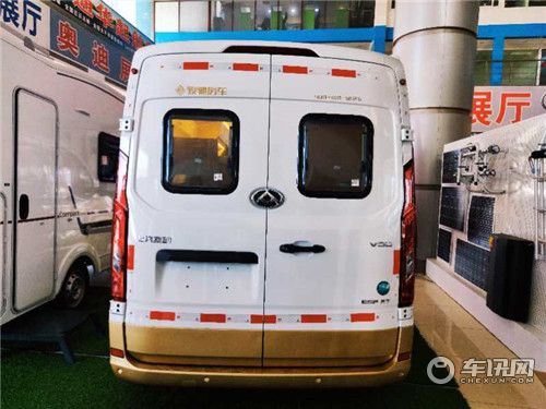 上汽大通纵置折叠上下床 骏驰V90 长轴版B型房车下线现车