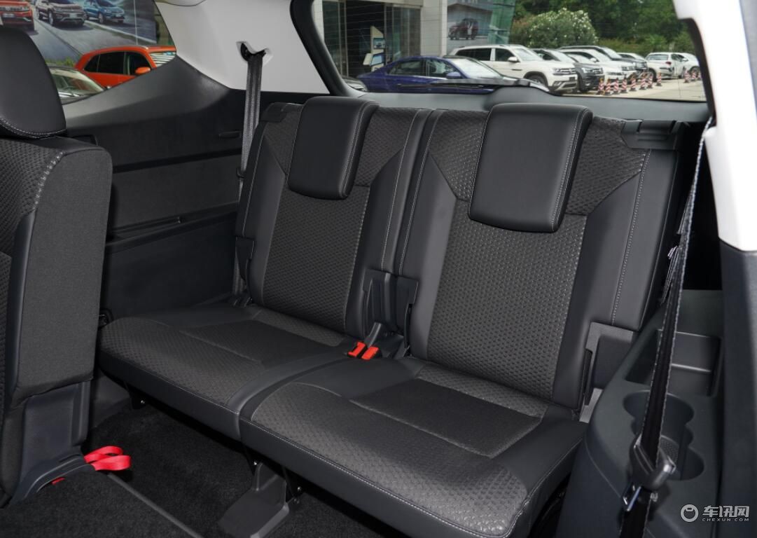 能买七座何必五座，七座车照样六年免检！