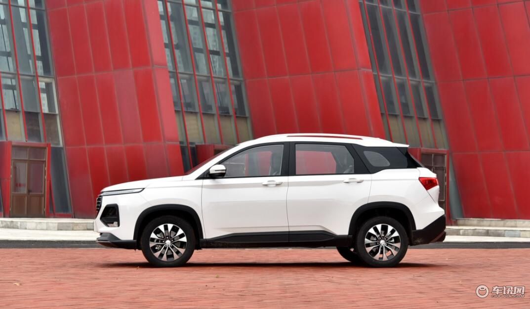 能买七座何必五座，七座车照样六年免检！