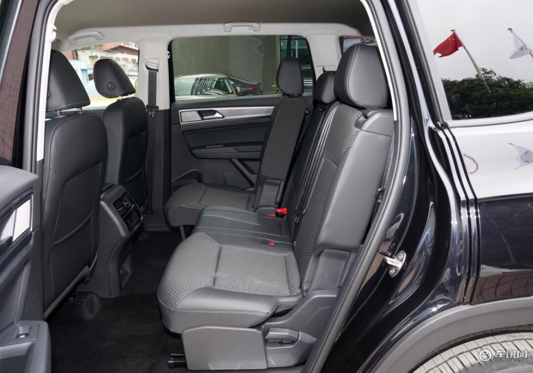 能买七座何必五座，七座车照样六年免检！