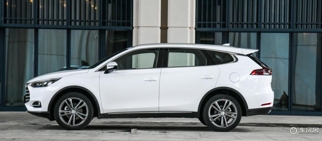 能买七座何必五座，七座车照样六年免检！