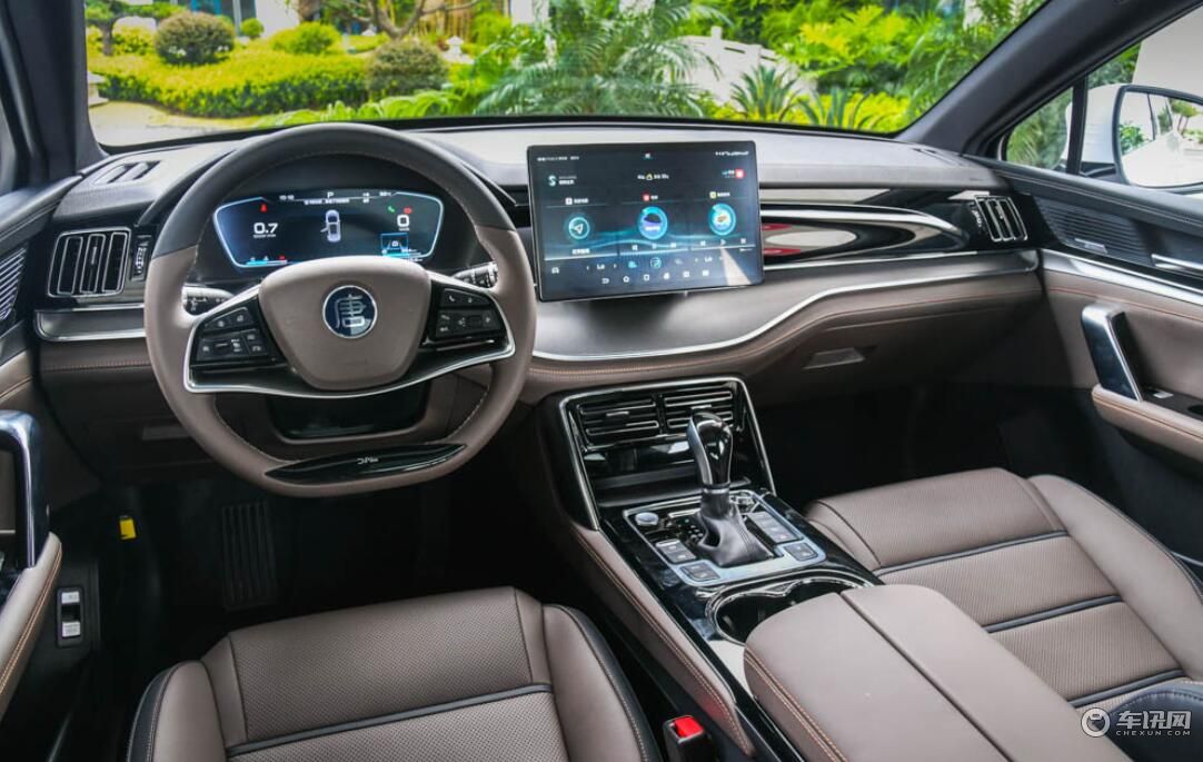 能买七座何必五座，七座车照样六年免检！