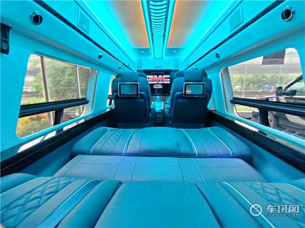 GMC加长版七座商务车 6.2米车身超大车内空间
