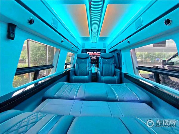 GMC加长版七座商务车 6.2米车身超大车内空间