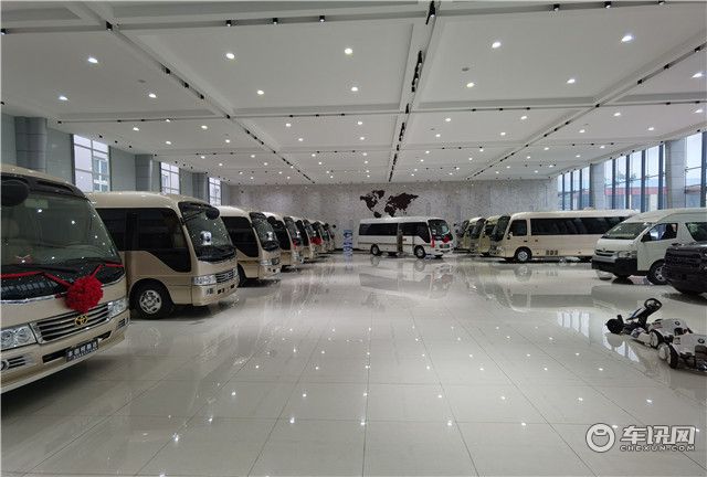 2020丰田考斯特_柯斯达_尼桑碧莲中巴车销售改装总店