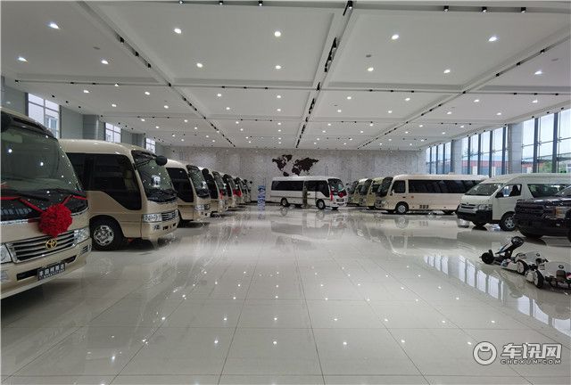 2020丰田考斯特_柯斯达_尼桑碧莲中巴车销售改装总店