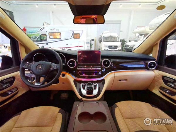 2020新款奔驰V260L七组商务车，莱茵改装高顶VS680商务车