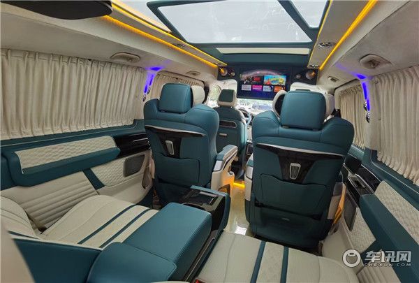 2020款奔驰V260L定制蒂芙尼蓝奢华内饰 心所向驰之恒