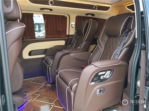 2020款奔驰威霆定制高顶七座商务车 全新外观全新内饰现车在店