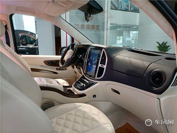 2020款奔驰威霆定制七座商务车 全新升级九速变速箱