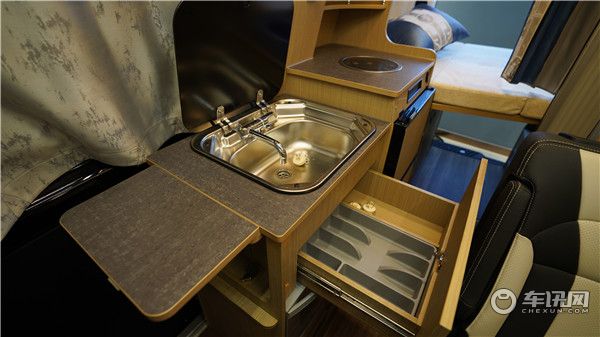 瑞弗启界R500福特B型房车，国六新全顺上市发布！