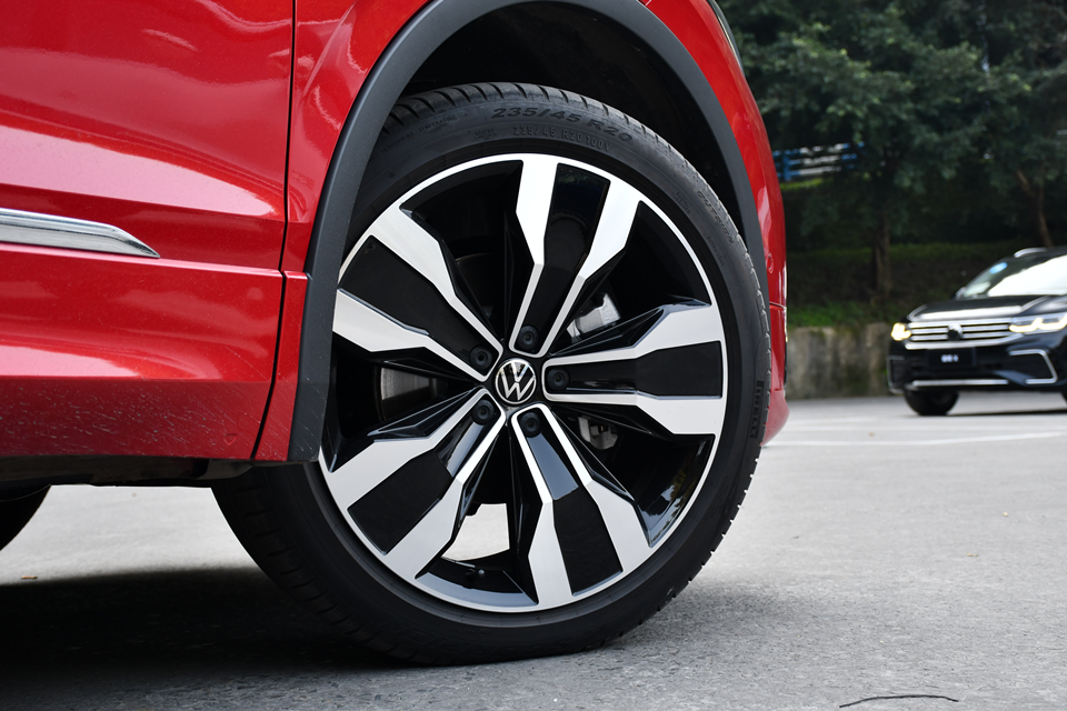 试途观X：高回头率轿跑SUV，开起来还是熟悉的味道吗？