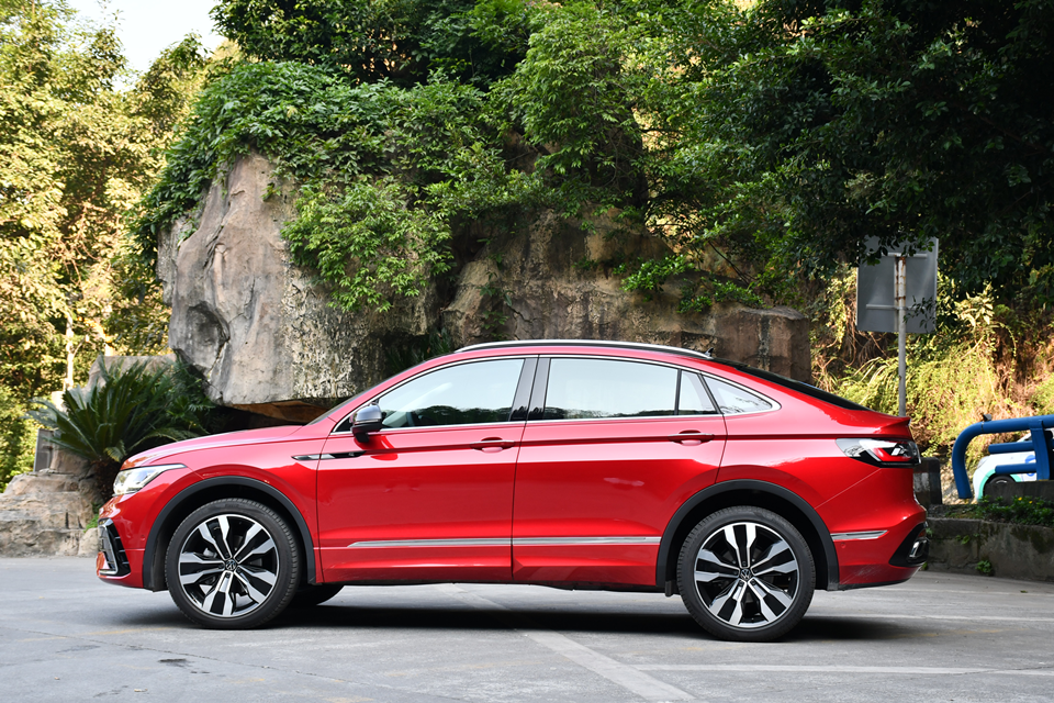 试途观X:高回头率轿跑SUV,开起来还是熟悉的味道吗?
