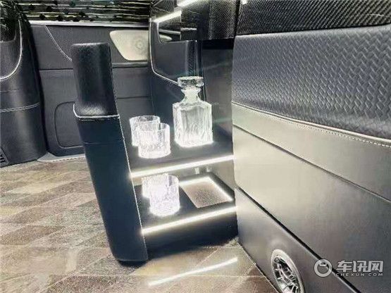 最新款迈巴赫Vs980新款奔驰迈巴赫vs980新价格