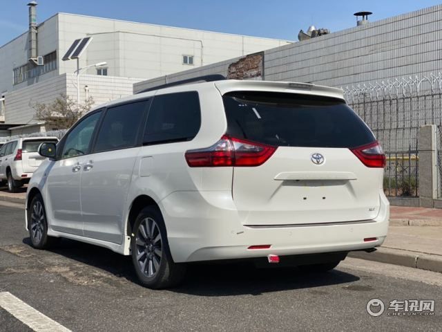 20款墨版塞纳XLE配置 国六现车预定中