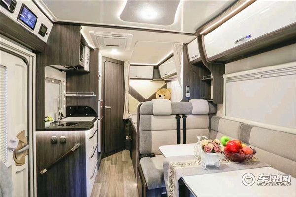 全新依维柯C型无拓展房车 铂驰旅行家大空间高配置