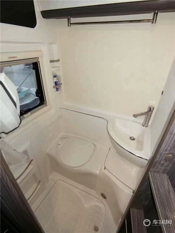 全新依维柯C型无拓展房车 铂驰旅行家大空间高配置