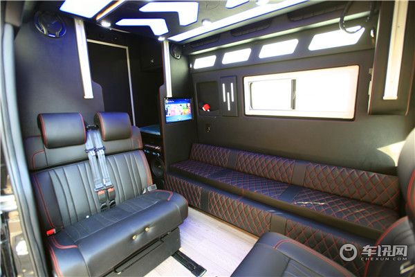 年末最新发布顺旅大通V90黑武士房车 专注B型房车18载