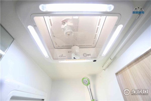 2020款戴德百姓房车MINI 国内最具性价比C型房车