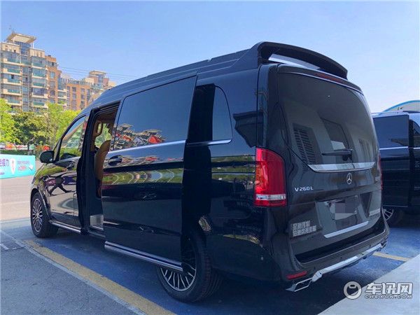 2021款奔驰V260L尊贵加长版商务车 报价及图片