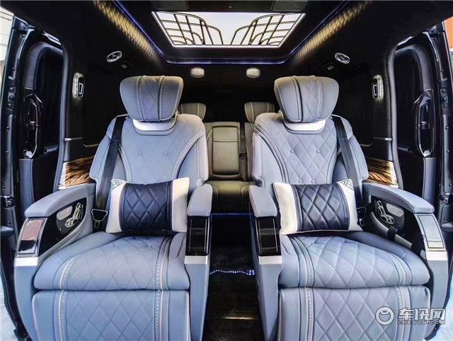 2020款奔驰V260L，高顶七座商务车，帕加尼蓝上海现车