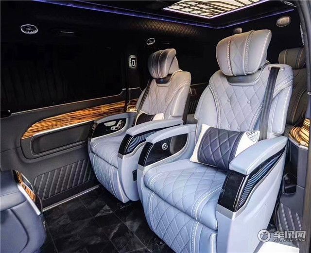 2020款奔驰V260L，高顶七座商务车，帕加尼蓝上海现车